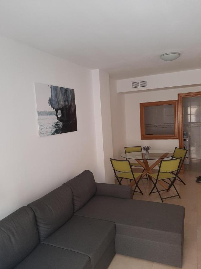 Spacious 1 Bedroom Flat In Almeria, By The Apartment *